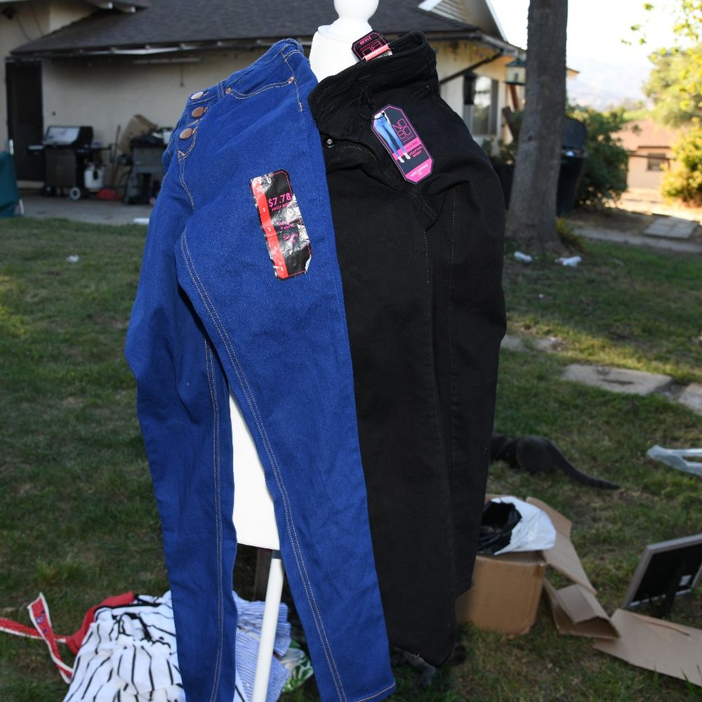 2 Pairs of Jeans No Boundaries Black & Denim 3